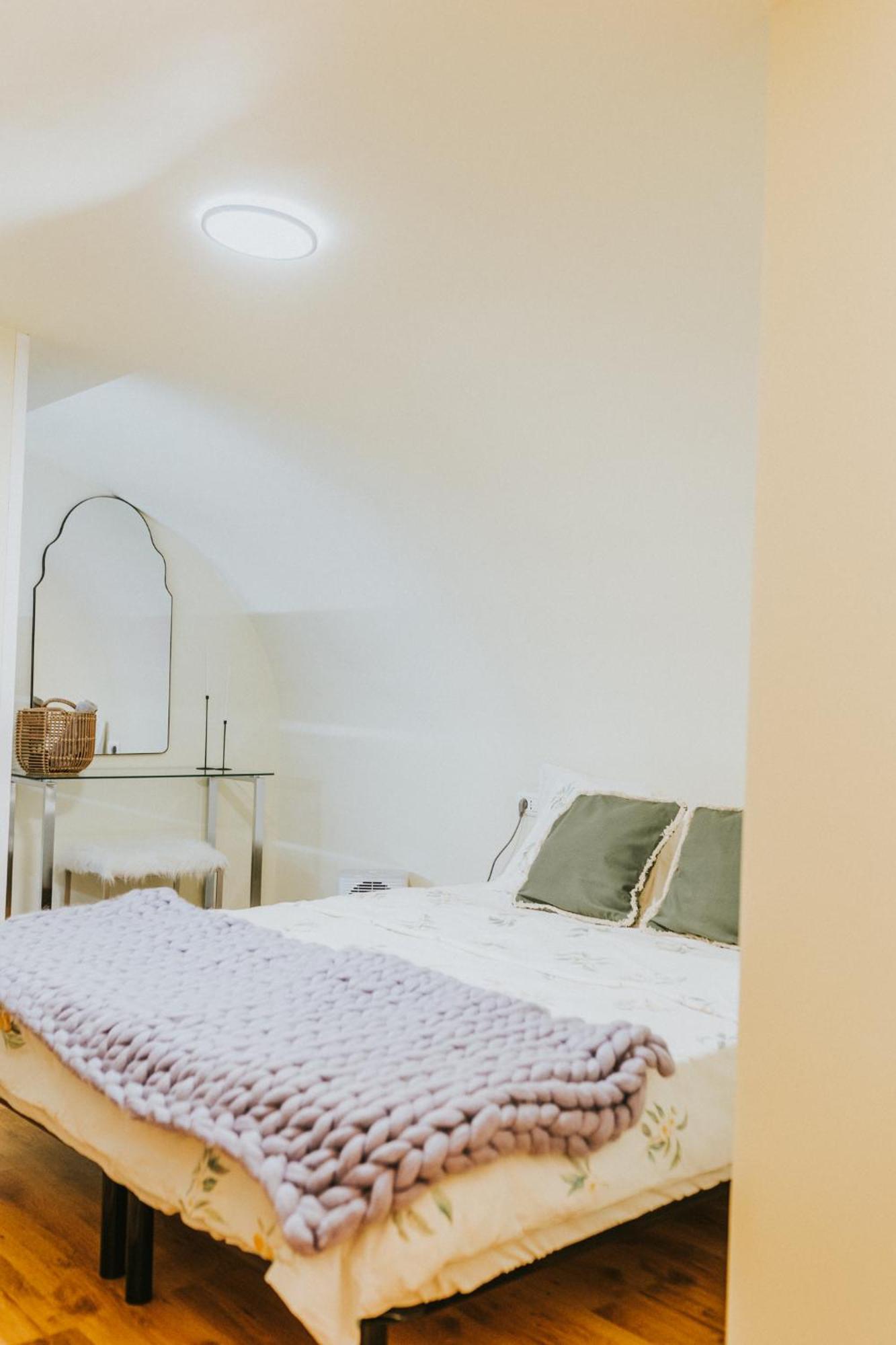 Locart -Cozy Downtown Apartment, Near Black Church With Free Wi-Fi Brassó Kültér fotó